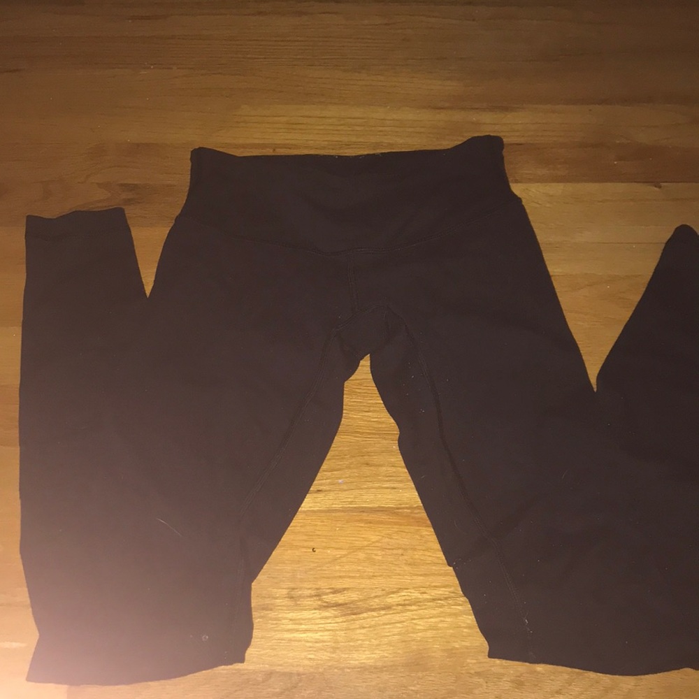 Black (Size 4) Lulu Lemon Wunder Under Leggings